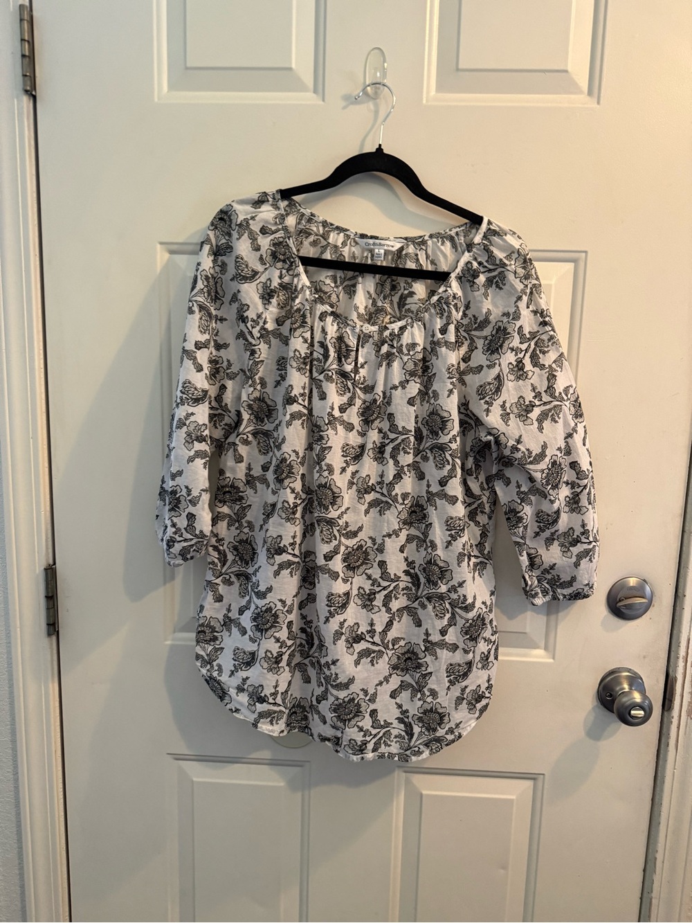 croft & barrow White Peasant Tunic with Black Floral Print